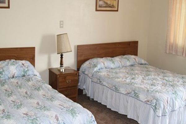 BADLANDS BUDGET HOS (Interior)